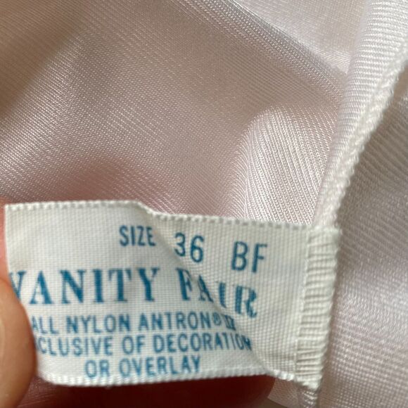 Vintage Vanity Fair Slip Dress Lingerie 36/S Pale Pink Silky Lace Nylon Made USA - Picture 3 of 7